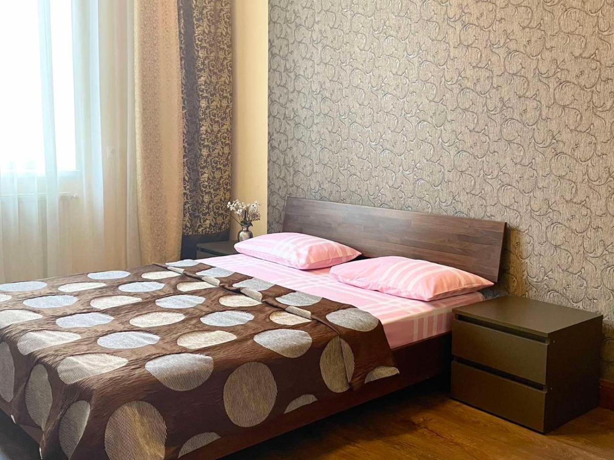 Крехівська 5,Апартаменти В Центрі, Дві Спальні Lviv Ngoại thất bức ảnh